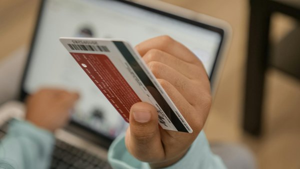 Pourquoi l'Essor du Paiement Sans Contact Gagne-T-Il en Popularité ?
